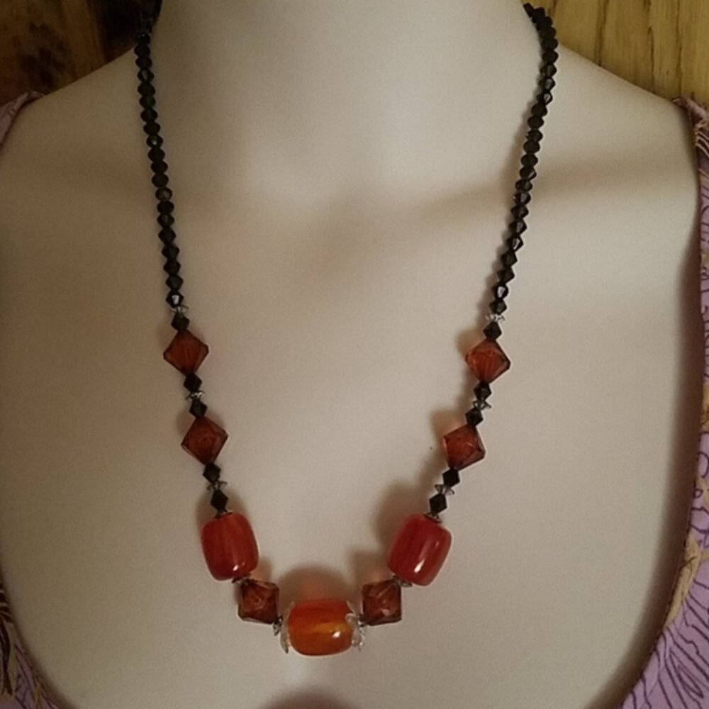 2 items - Vintage Murano earrings and Beaded fashion necklace - Picture 2 of 5